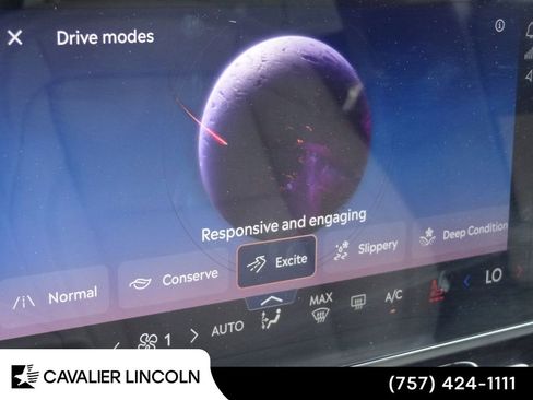 Certified 2025 Lincoln Nautilus Premier AWD/4WD image 41