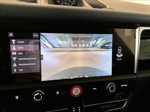 New 2026 Porsche Macan image 26