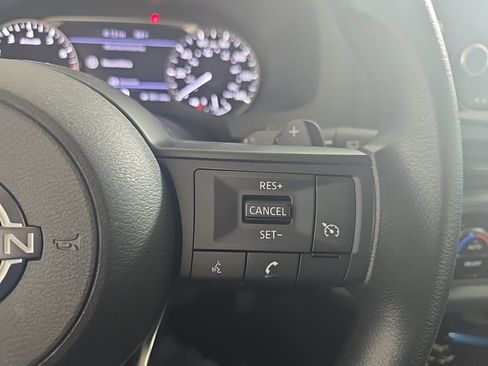 Used 2025 Nissan Pathfinder S image 10