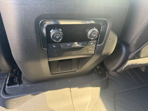 New 2026 Chevrolet Suburban LT w/ Comfort Package AWD/4WD image 18