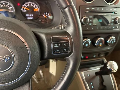 Used 2017 Jeep Patriot Latitude FWD image 15
