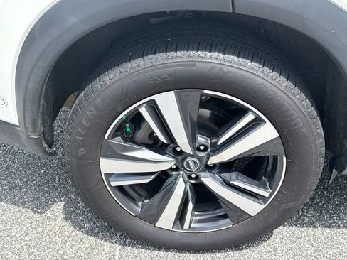 Used 2022 Nissan Rogue Platinum w/ Head-Up Display Package FWD image 17