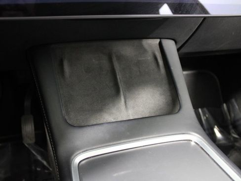 Used 2021 Tesla Model Y Long Range image 15