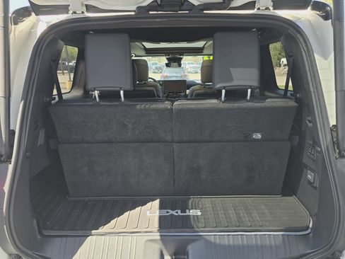 Used 2024 Lexus GX 550 w/ Accessory Package (2T) AWD/4WD image 5