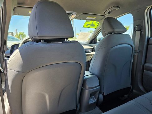 Certified 2025 Hyundai Elantra SE FWD image 20