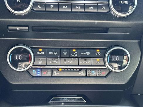 Used 2018 Ford Expedition Max XLT w/ Equipment Group 202A AWD/4WD image 31