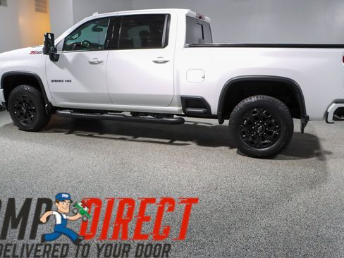 Used 2022 Chevrolet Silverado 2500 LTZ w/ LTZ Plus Package AWD/4WD image 10