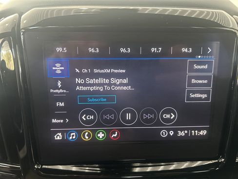 Used 2023 Chevrolet Traverse LT image 34