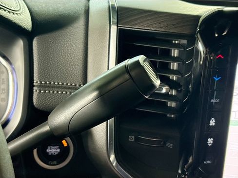 New 2026 RAM 2500 Laramie AWD/4WD image 18