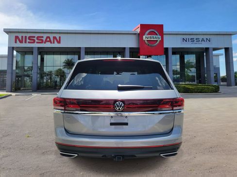 Used 2026 Volkswagen Atlas SE FWD image 5