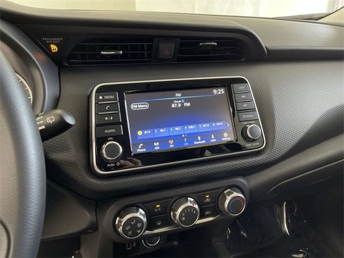 Certified 2025 Nissan Kicks Play S image 23