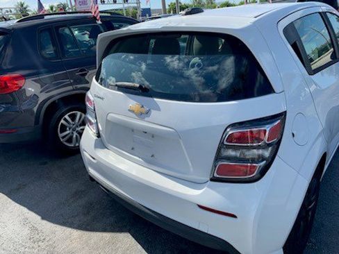 Used 2017 Chevrolet Sonic LT image 4
