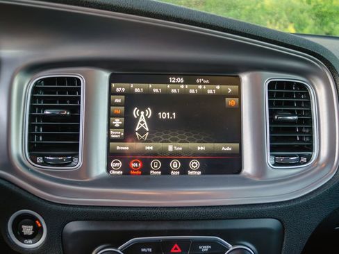 Used 2023 Dodge Charger SXT RWD image 18