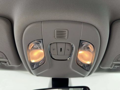 Used 2020 Jeep Compass Latitude AWD/4WD image 25