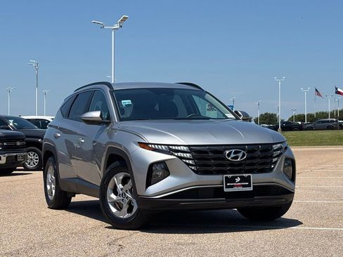 Used 2023 Hyundai Tucson SEL FWD image 2
