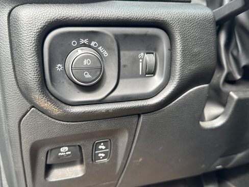 Used 2022 RAM 1500 Big Horn RWD image 32