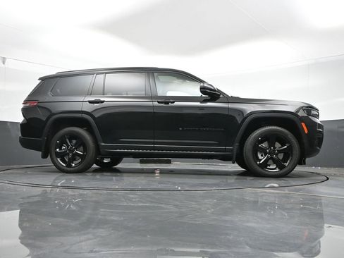 New 2025 Jeep Grand Cherokee L Altitude image 41