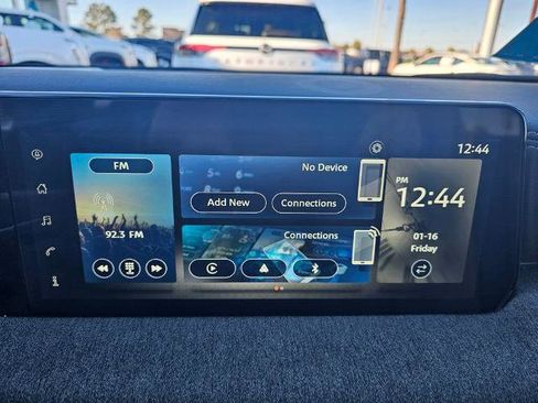 Certified 2025 Nissan Kicks SV image 18