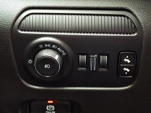 Used 2024 Jeep Wagoneer L Series II w/ Flexible Seating Group AWD/4WD image 27