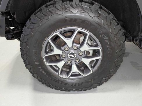 Used 2024 Ford Bronco Badlands AWD/4WD image 3