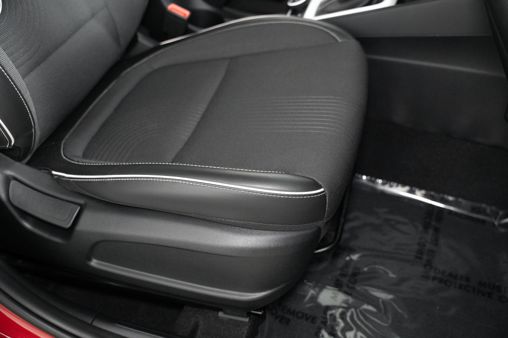 Certified 2022 Hyundai Venue Limited FWD image 25
