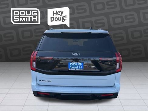 Used 2025 Ford Expedition Platinum w/ Stealth Appearance Package image 4