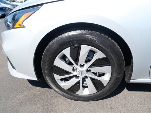 Used 2022 Nissan Altima 2.5 S FWD image 36