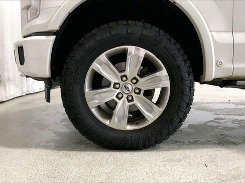 Used 2017 Ford F150 Platinum w/ Equipment Group 701A Luxury AWD/4WD image 6