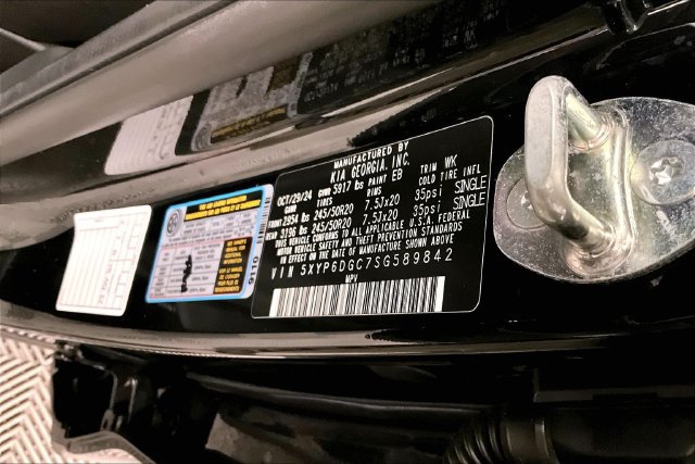 Used 2025 Kia Telluride S AWD/4WD image 38