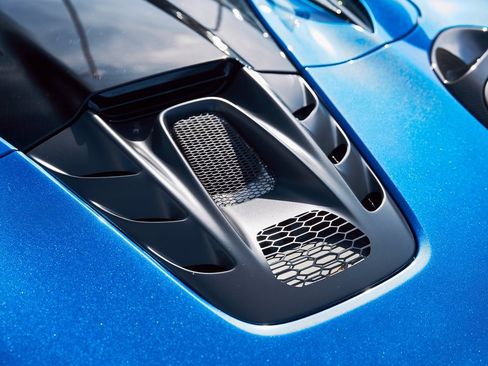 Used 2025 McLaren Artura Spider image 15