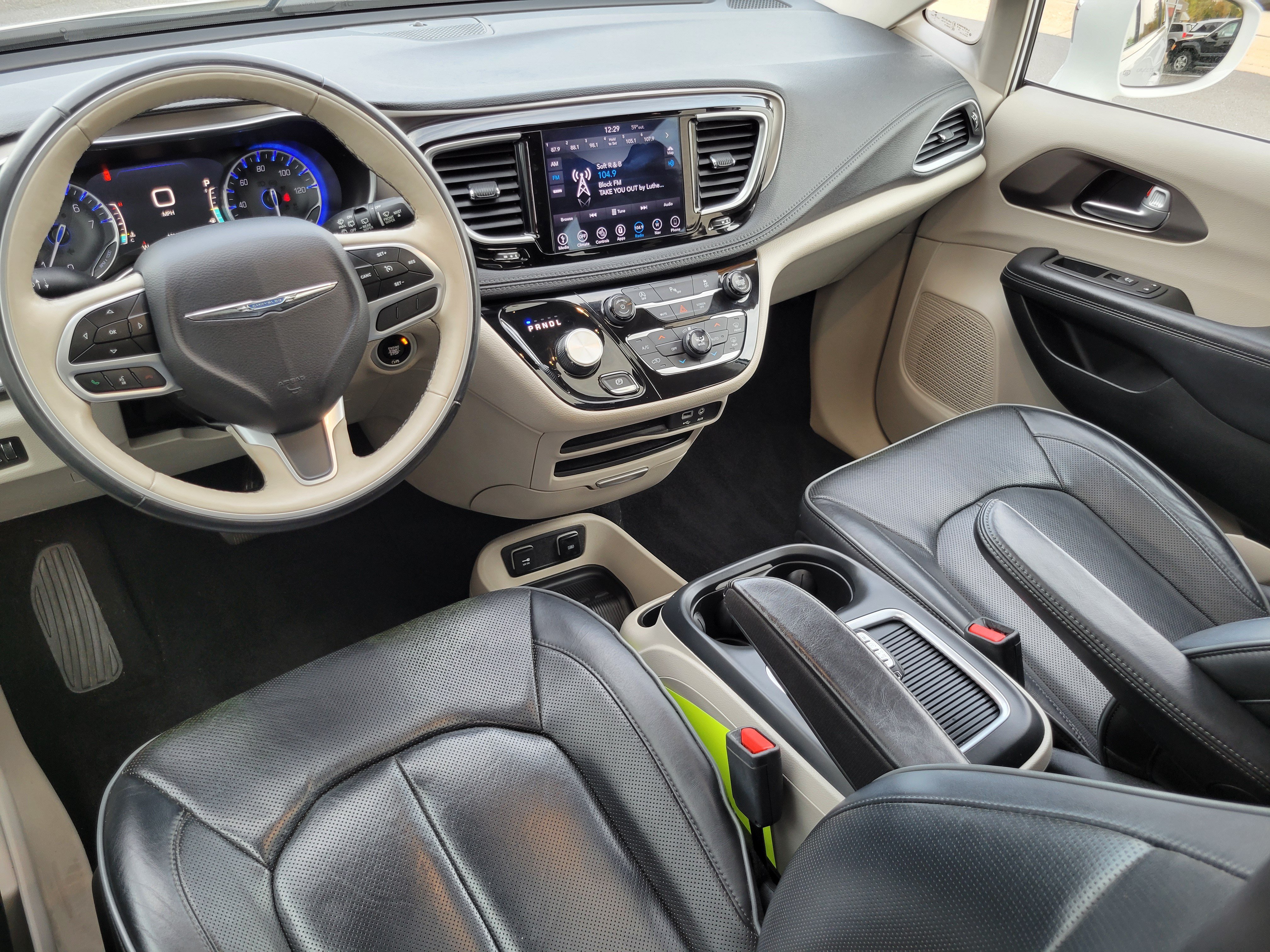 Used 2018 Chrysler Pacifica Limited FWD image 20
