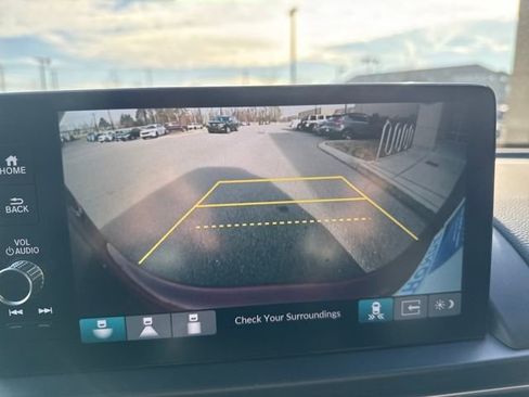 Certified 2025 Honda Pilot Touring image 17