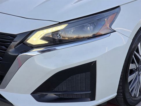 Used 2023 Nissan Altima 2.5 SV image 6