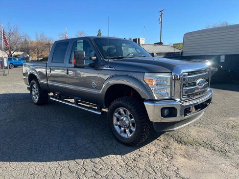 Used 2011 Ford F250 Lariat w/ Lariat Ultimate Pkg image 2