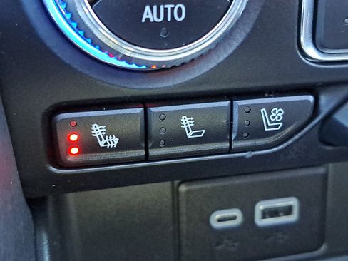 Used 2023 GMC Yukon SLT w/ SLT Premium Package image 23