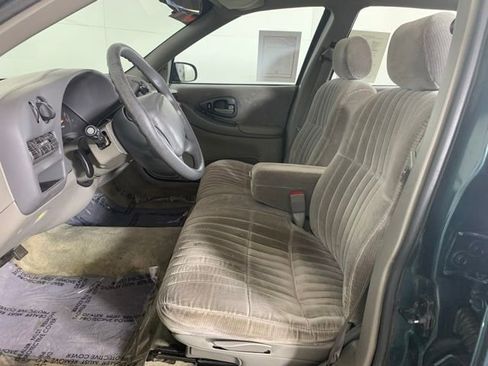 Used 2001 Chevrolet Lumina w/ Preferred Equipment Group FWD image 11
