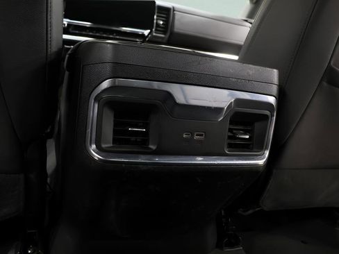 Used 2024 GMC Sierra 2500 SLT w/ SLT Convenience Package image 24