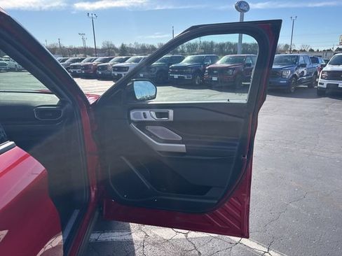 Used 2023 Ford Explorer Limited w/ Limited Technology Package image 57