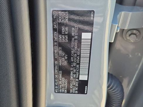 Used 2024 Volvo XC60 B5 Plus AWD/4WD image 28