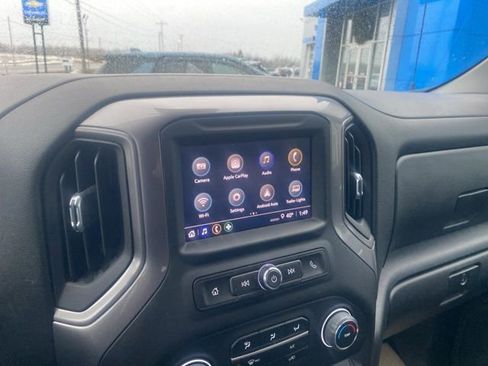 Used 2024 Chevrolet Silverado 1500 Custom image 11