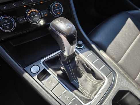 Used 2024 Volkswagen Jetta SE FWD image 12
