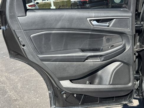 Used 2015 Ford Edge SEL w/ Equipment Group 201A image 32