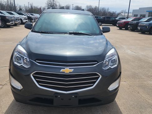 Used 2017 Chevrolet Equinox LT w/ Convenience Package image 2