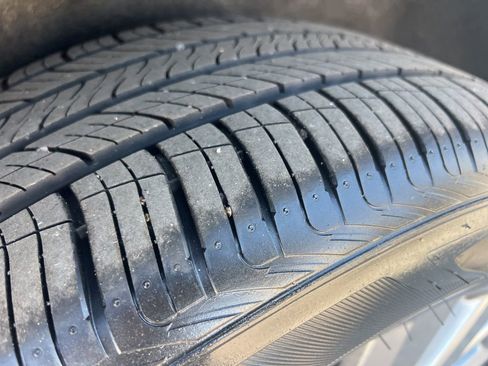 Used 2025 Nissan Pathfinder SL w/ SL Premium Package image 9