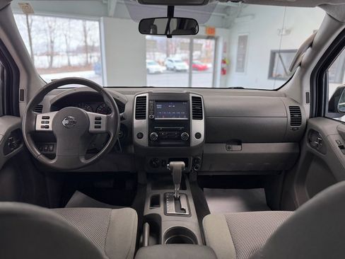 Used 2019 Nissan Frontier SV image 19