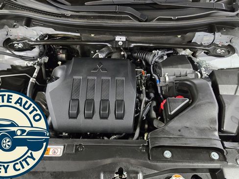 Used 2023 Mitsubishi Eclipse Cross SE image 36