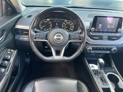 Used 2024 Nissan Altima 2.5 SR image 14