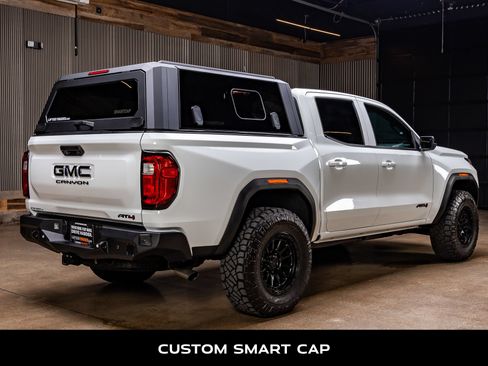 Used 2026 GMC Canyon AT4 w/ AT4 Premium Package AWD/4WD image 9