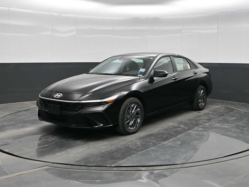 New 2026 Hyundai Elantra Blue image 4