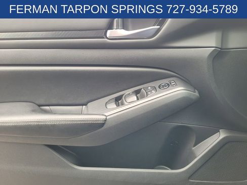 Used 2024 Nissan Altima 2.5 SV image 24